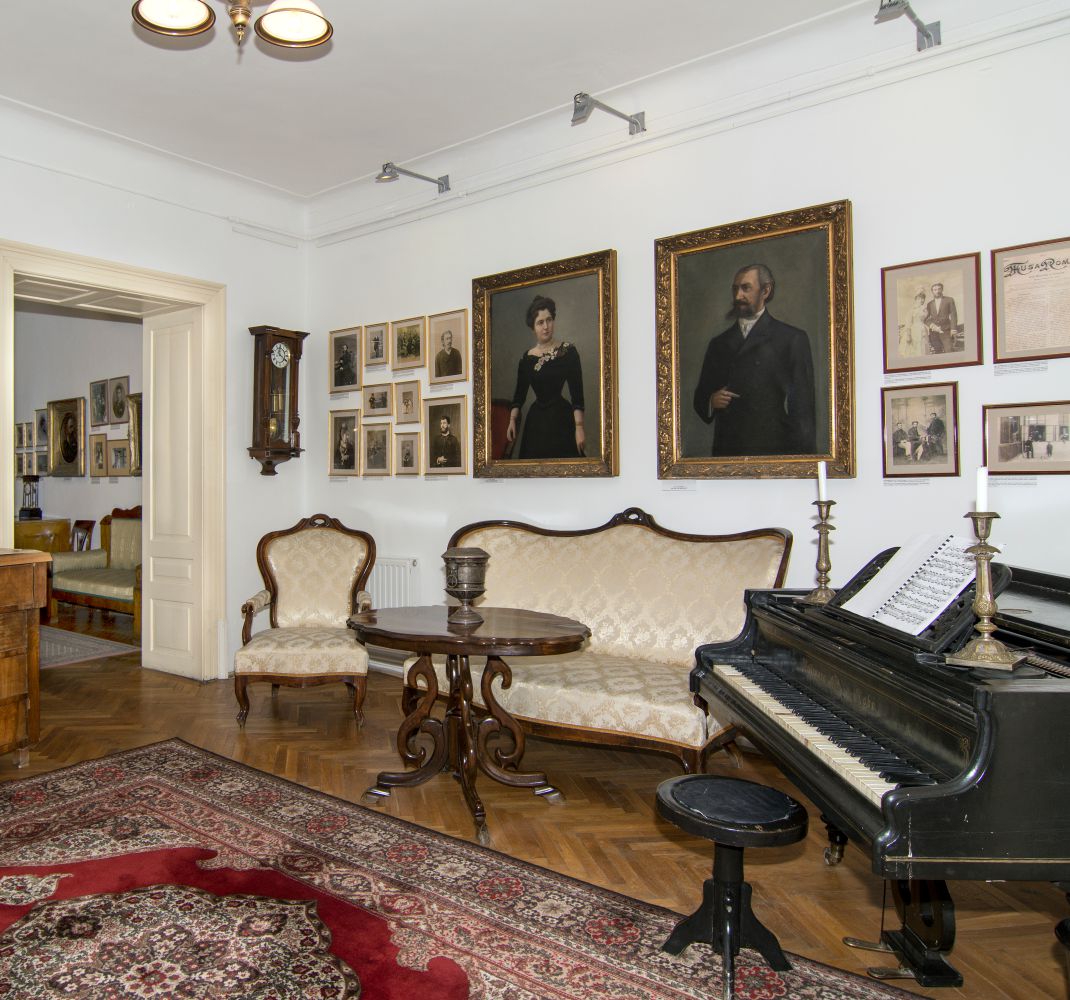 EXPOZIȚII PERMANENTE